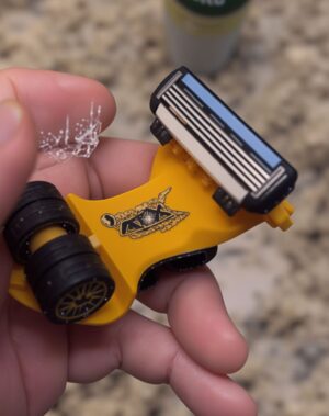 Headblade ATX razor and shaver