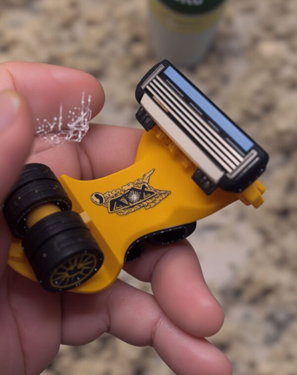 Headblade ATX razor and shaver